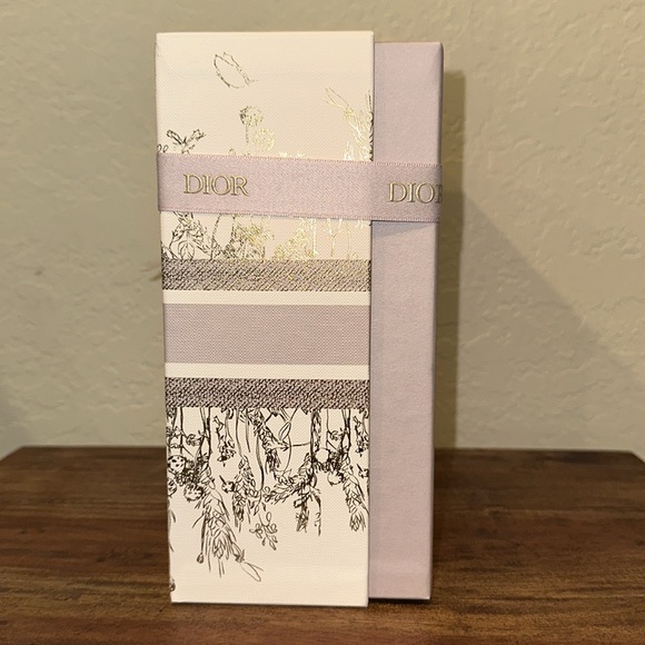 Dior Floral Gift Box with Tissue and Ribbon - Picture 4 of 11